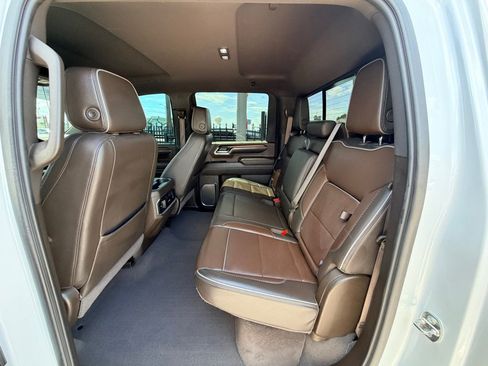 Used 2024 GMC Sierra 3500 Denali AWD/4WD image 16