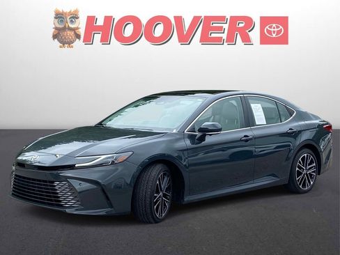 Used 2025 Toyota Camry XLE w/ Premium Plus Package FWD image 5
