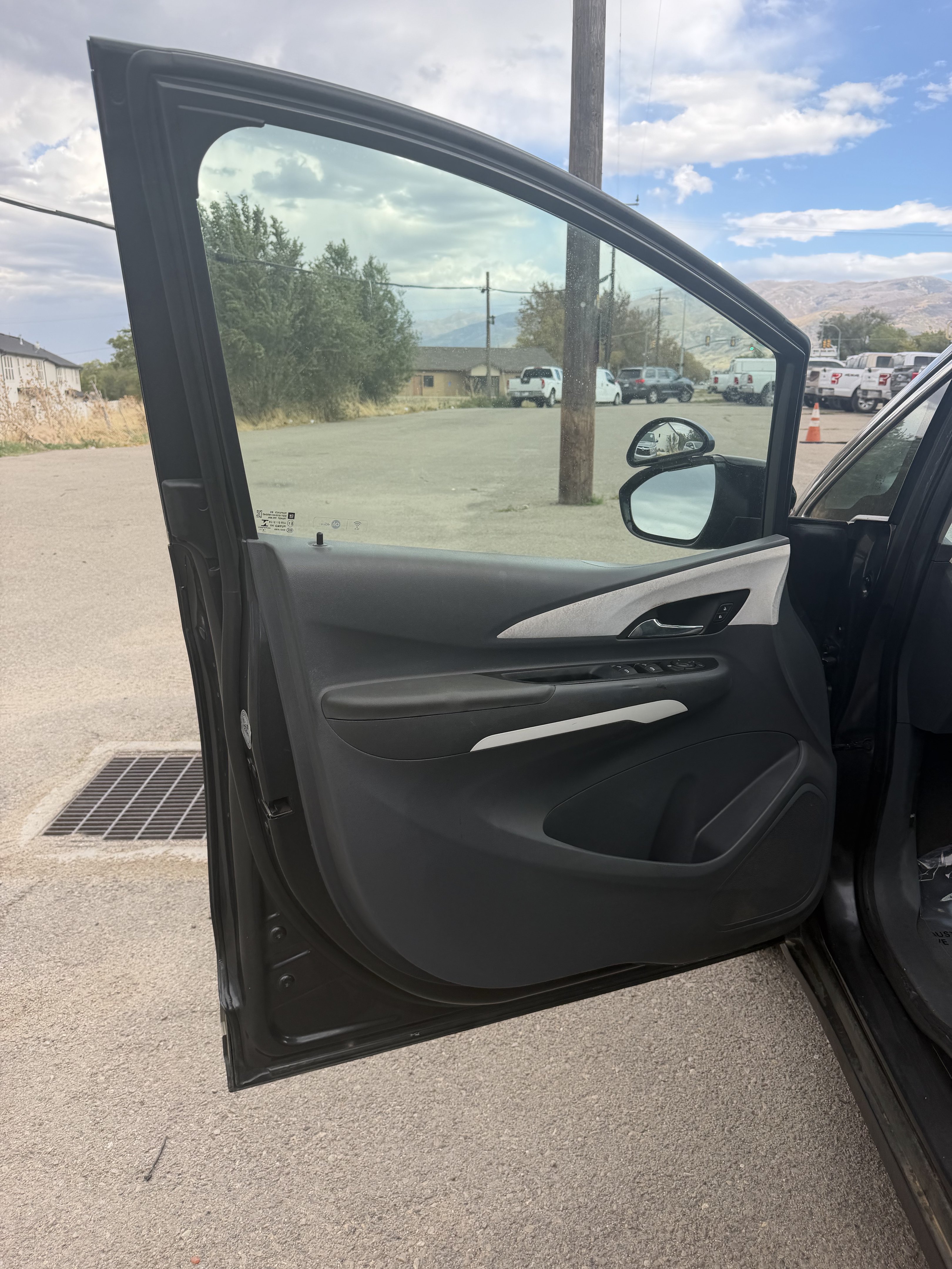 Used 2017 Chevrolet Bolt LT FWD image 17