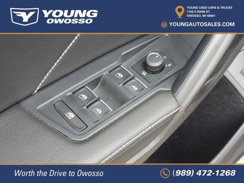 Used 2022 Volkswagen Tiguan SE w/ Panoramic Sunroof Package AWD/4WD image 22