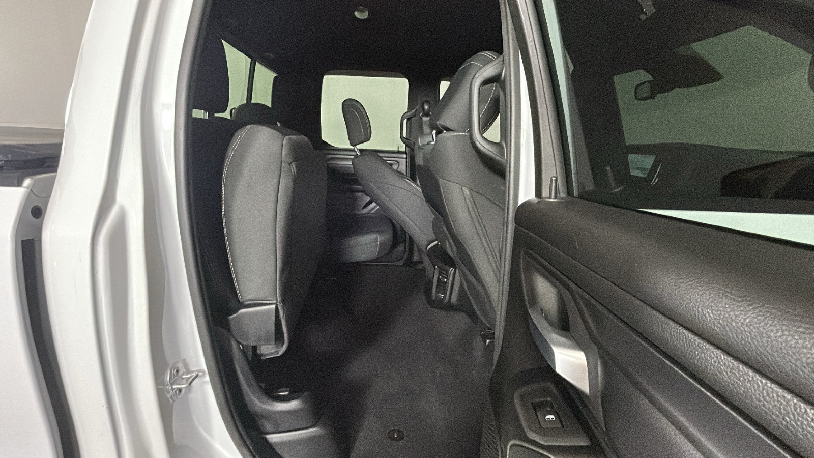 Used 2025 RAM 1500 Tradesman w/ Night Edition AWD/4WD image 35