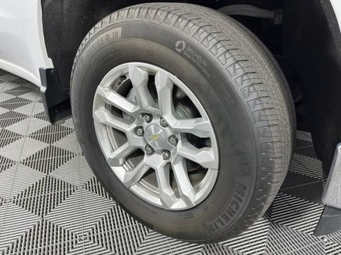 Used 2023 Chevrolet Silverado 1500 LT AWD/4WD image 16