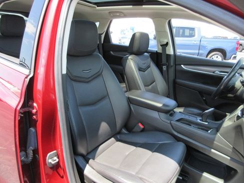 Used 2018 Cadillac XT5 Premium Luxury FWD image 23