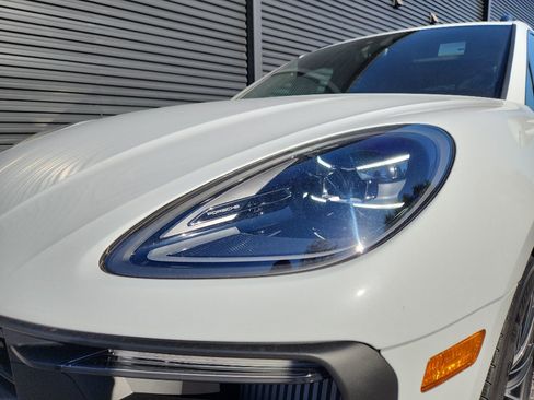 New 2026 Porsche Macan GTS image 12