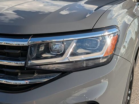 Certified 2023 Volkswagen Atlas Cross Sport SE w/ Panoramic Sunroof Package FWD image 7