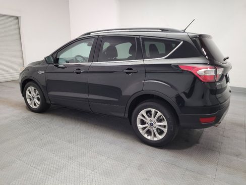 Used 2017 Ford Escape SE w/ Equipment Group 201A FWD image 3