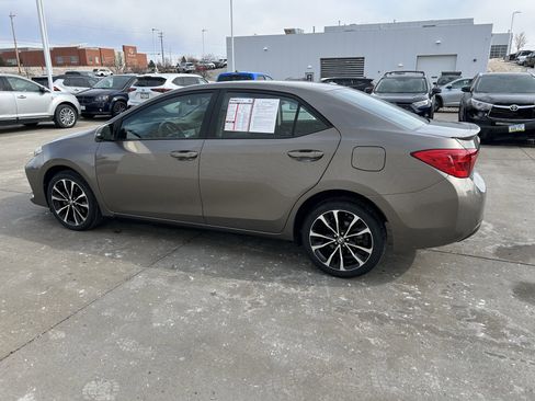 Used 2019 Toyota Corolla SE image 6