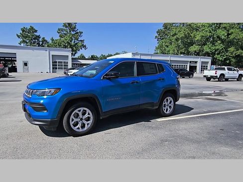 Used 2025 Jeep Compass Sport AWD/4WD image 40