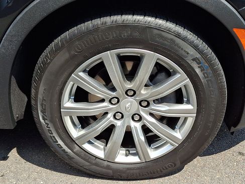 Used 2023 Cadillac XT4 Premium Luxury w/ Technology Package AWD/4WD image 8