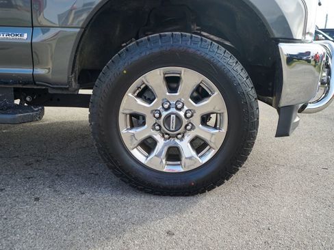 Used 2018 Ford F250 Lariat w/ Chrome Package image 15