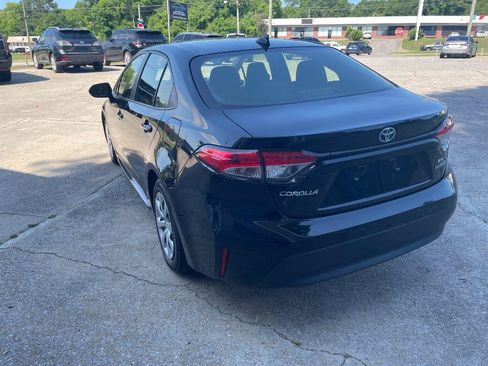 Used 2023 Toyota Corolla LE FWD image 5
