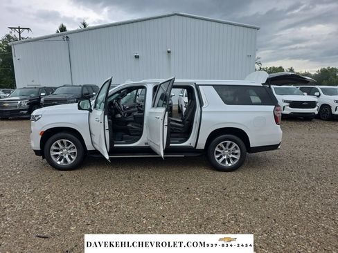 Used 2024 Chevrolet Suburban Premier AWD/4WD image 31