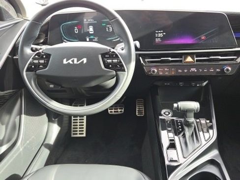 Used 2023 Kia Niro EX Touring image 24