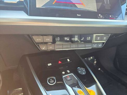 Used 2024 Audi Q4 e-tron Prestige image 31