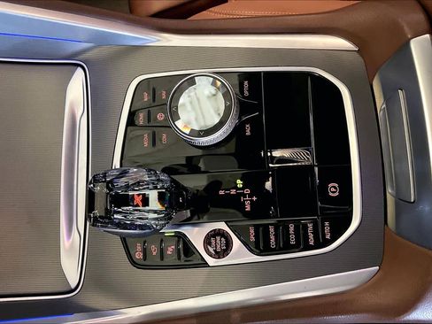 Used 2021 BMW X6 sDrive40i w/ Executive Package image 16