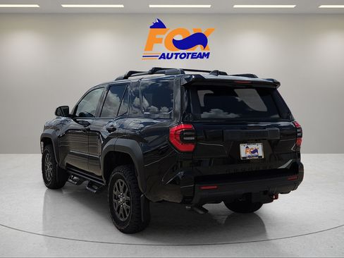 New 2026 Toyota 4Runner SR5 AWD/4WD image 3
