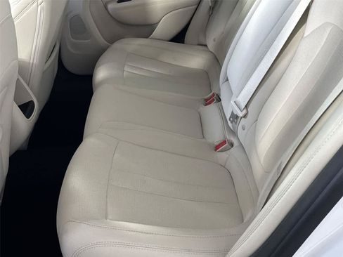 Used 2016 Chrysler 200 Limited FWD image 13