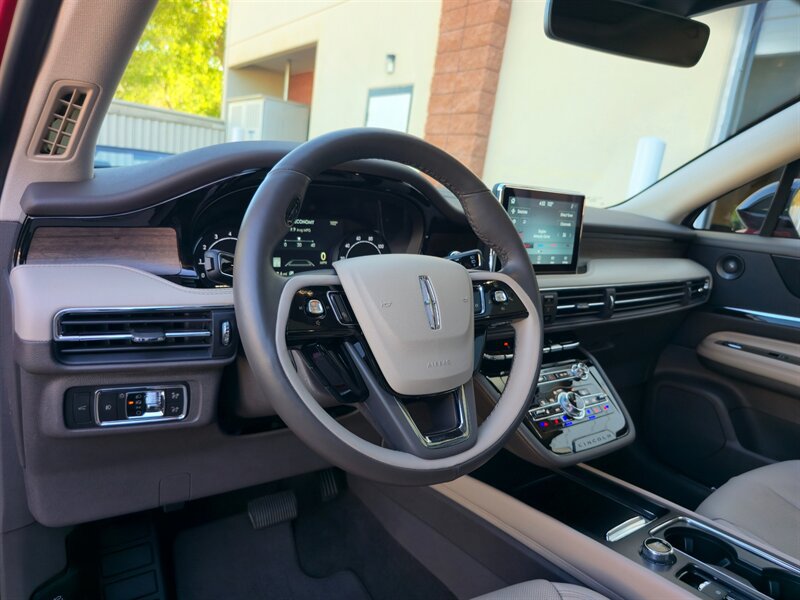 Used 2020 Lincoln Corsair Reserve FWD image 15