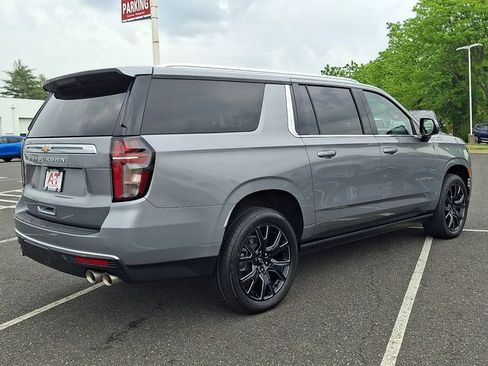 Certified 2023 Chevrolet Suburban High Country AWD/4WD image 6