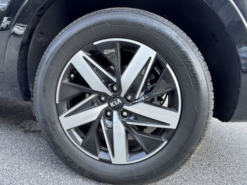 Used 2021 Kia Sorento EX FWD image 21
