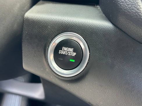 Used 2024 GMC Terrain SLT FWD image 31