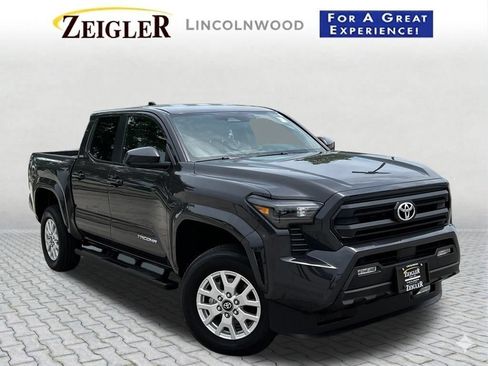 Used 2025 Toyota Tacoma SR5 AWD/4WD image 1