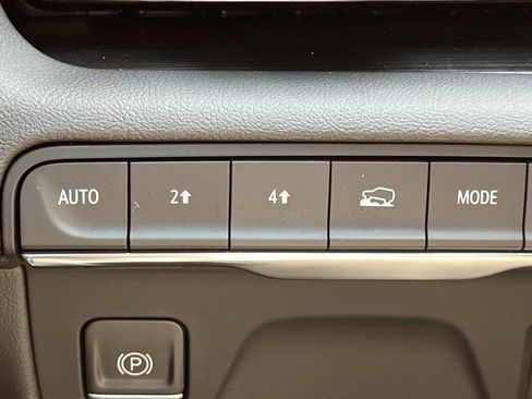 Certified 2023 Cadillac Escalade Premium Luxury AWD/4WD image 36