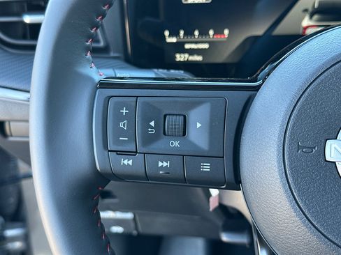 Used 2025 Nissan Kicks SR image 25