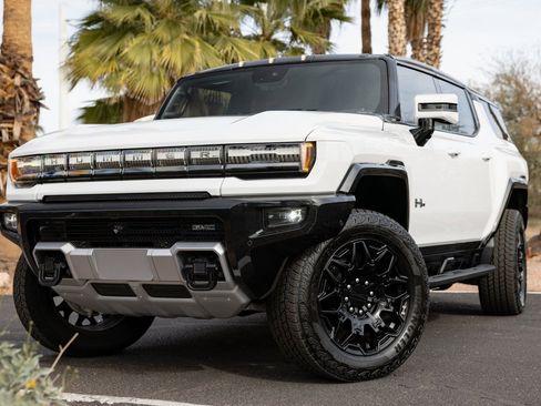 Used 2025 GMC Hummer EV 2X image 3