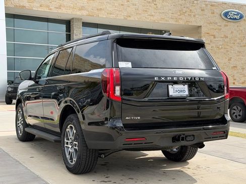 New 2026 Ford Expedition Active RWD image 8