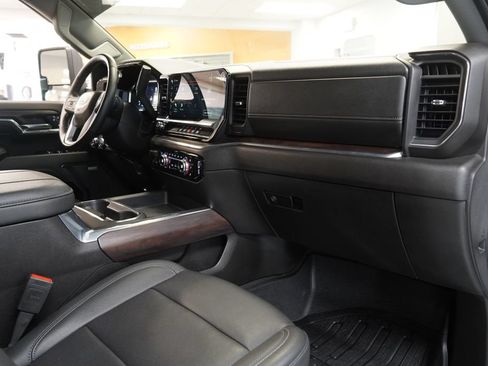 Used 2024 GMC Sierra 3500 SLT w/ SLT Convenience Package AWD/4WD image 38