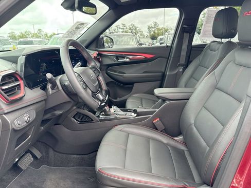 Used 2025 Chevrolet TrailBlazer RS w/ Convenience Package FWD image 19