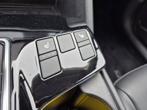 Used 2025 Kia Sportage EX image 19