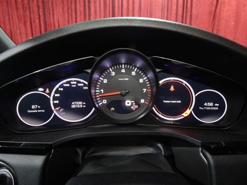Used 2020 Porsche Cayenne AWD/4WD image 17