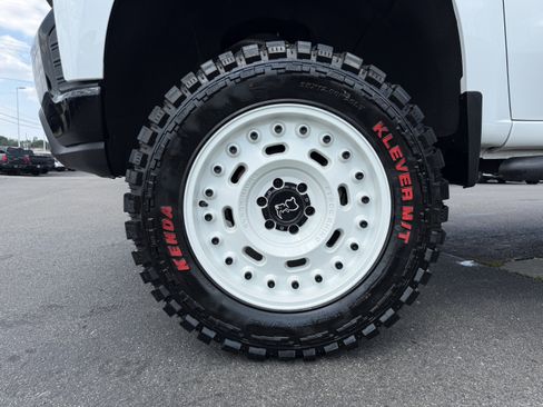 Used 2021 Chevrolet Silverado 1500 LT Trail Boss w/ Convenience Package II AWD/4WD image 41