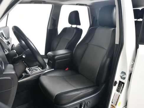 Used 2018 Toyota 4Runner SR5 Premium image 30