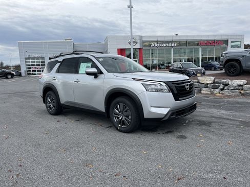 New 2025 Nissan Pathfinder SV w/ SV Premium Package image 1