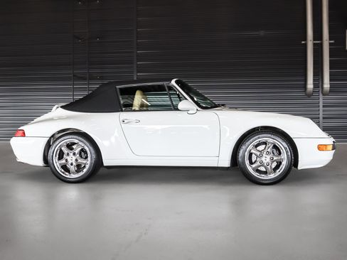 Used 1996 Porsche 911 Cabriolet image 11