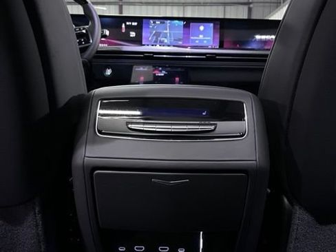 Used 2026 Cadillac Escalade V w/ LPO, ONYX Package AWD/4WD image 42