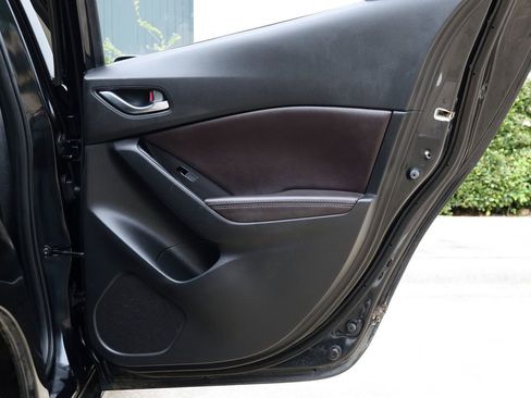 Used 2017 MAZDA MAZDA3 Touring image 40