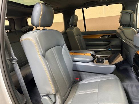 Used 2022 Jeep Grand Wagoneer Series II w/ Premium Group II image 79