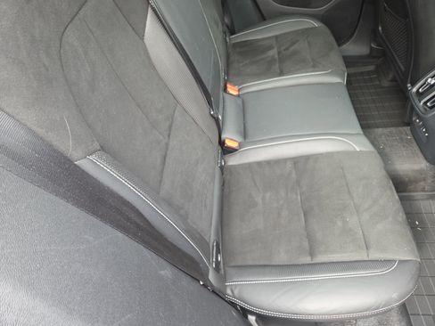 Used 2021 Volvo XC40 T5 R-Design w/ Climate Package image 20