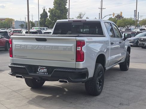Used 2021 Chevrolet Silverado 1500 LT Trail Boss w/ Convenience Package II AWD/4WD image 3