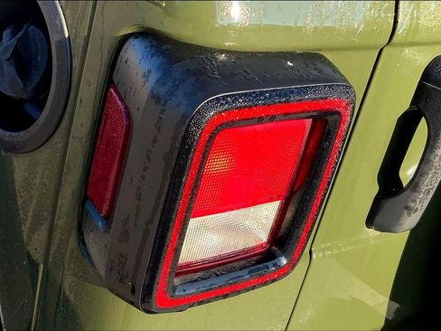 Used 2020 Jeep Wrangler Sport image 26