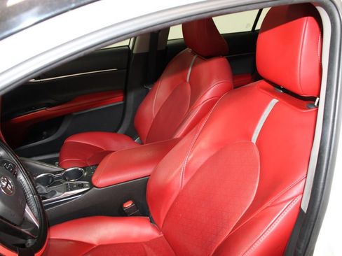 Used 2020 Toyota Camry XSE FWD image 13