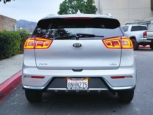 Used 2019 Kia Niro EX image 9