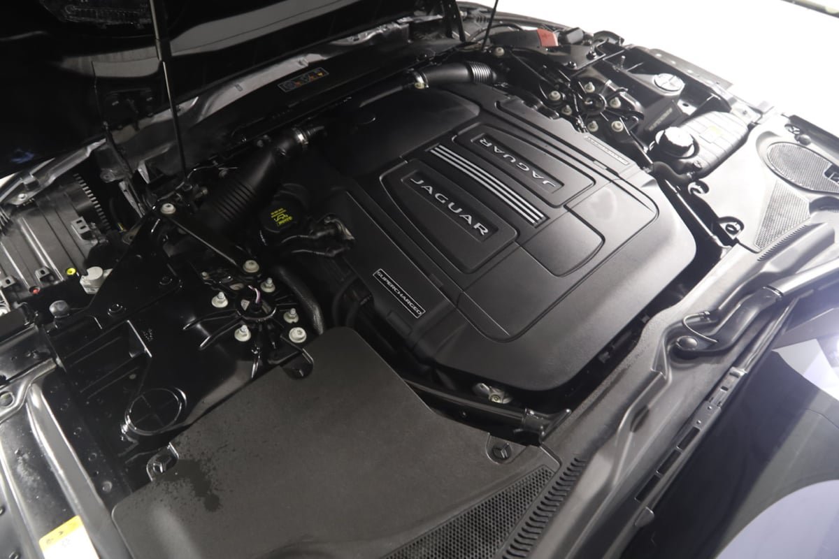 Used 2024 Jaguar F-TYPE R-Dynamic RWD image 20