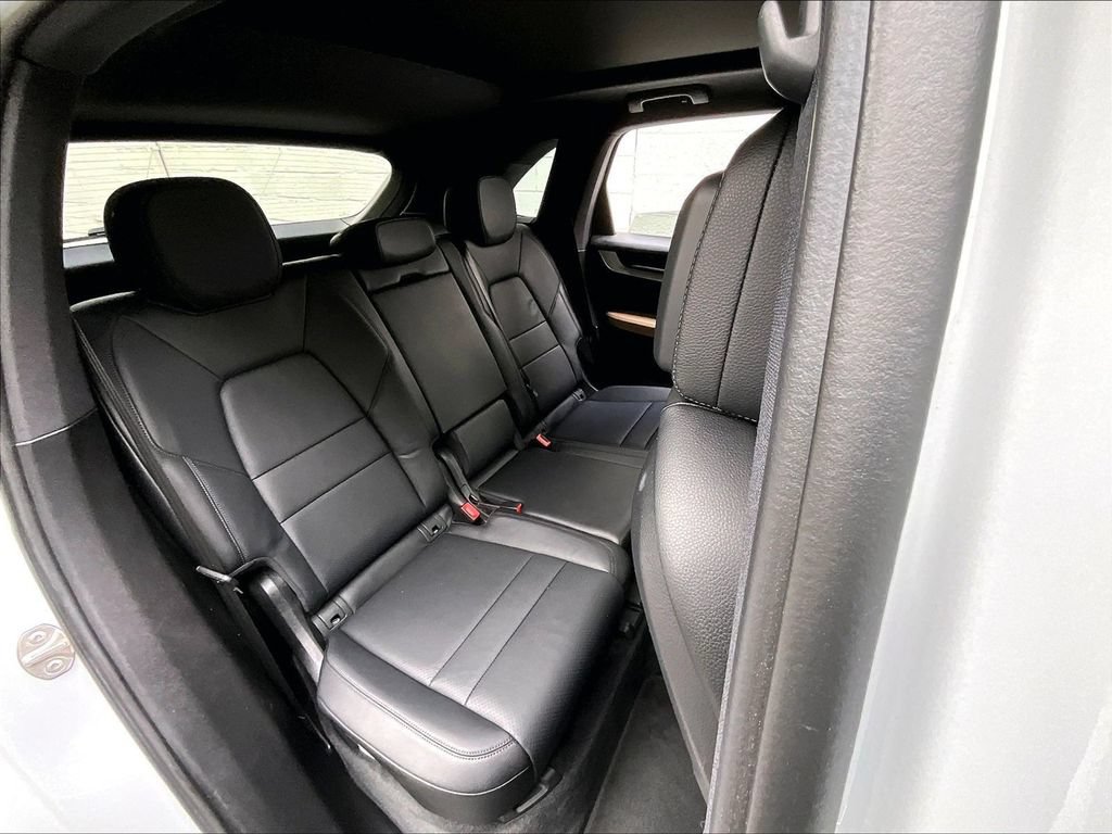 Certified 2024 Porsche Cayenne AWD/4WD image 21