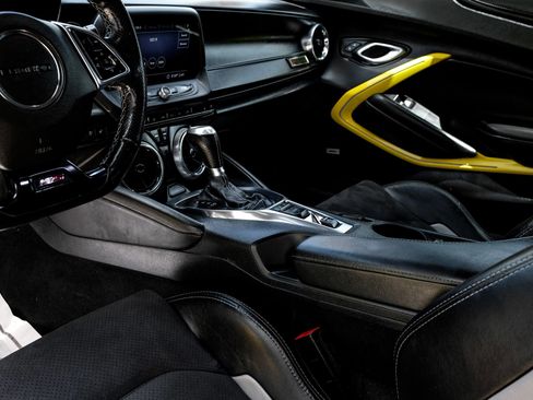 Used 2020 Chevrolet Camaro SS image 31