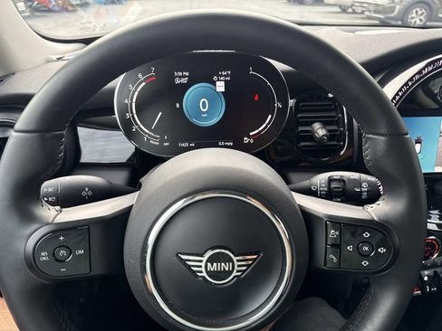 Used 2022 MINI Cooper 2-Door Hardtop image 26